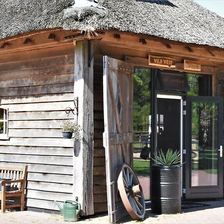Wildwestruurlo Villa Exteriör bild