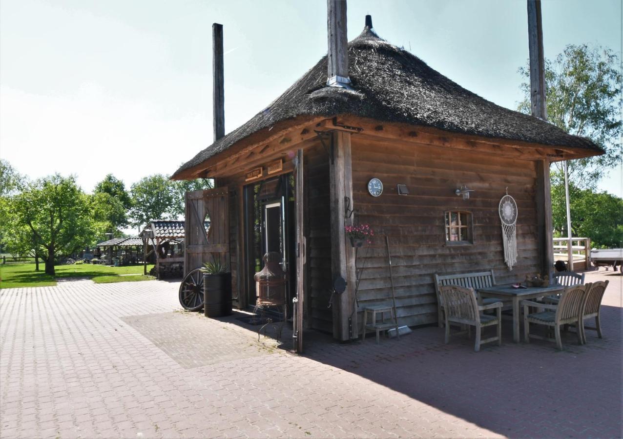 Wildwestruurlo Villa Exteriör bild