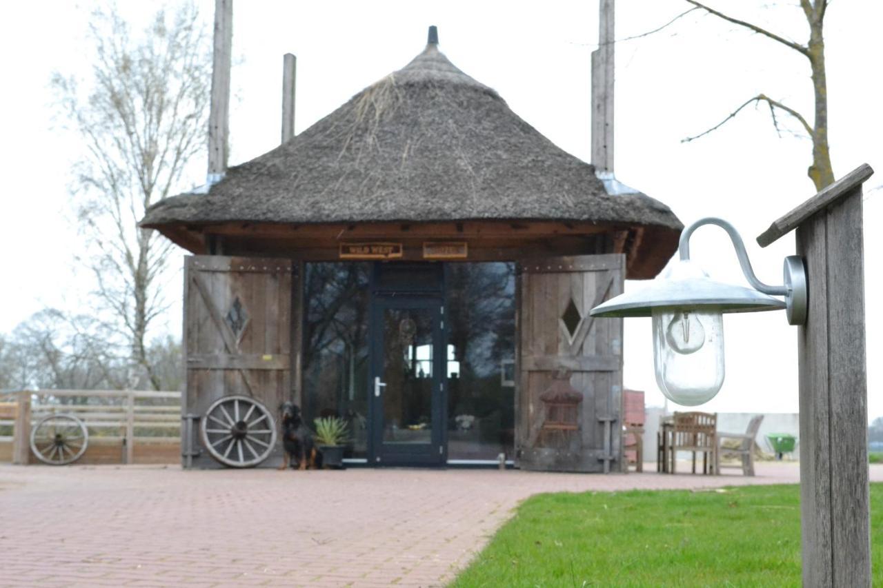 Wildwestruurlo Villa Exteriör bild