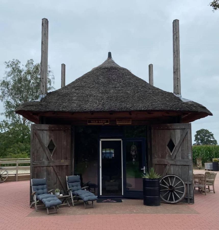 Wildwestruurlo Villa Exteriör bild