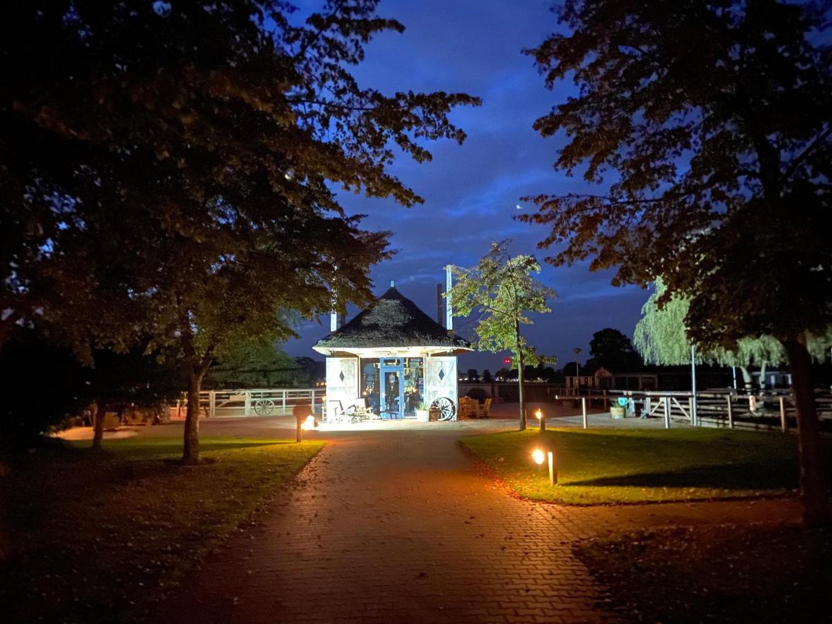 Wildwestruurlo Villa Exteriör bild