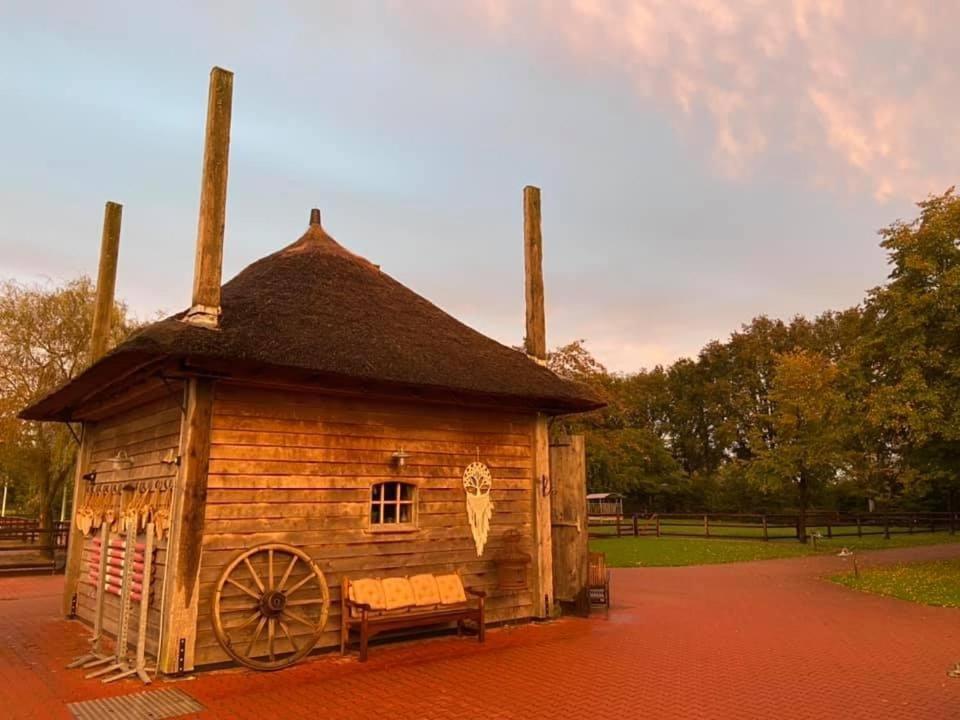 Wildwestruurlo Villa Exteriör bild